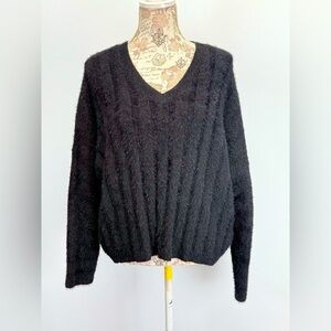 BISHOP & YOUNG Black V-Neck ribbed sweater size M.